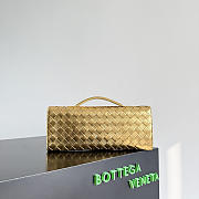 Bottega Veneta Andiamo Clutch in Gold - 31x13x3cm - 2