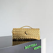 Bottega Veneta Andiamo Clutch in Gold - 31x13x3cm - 3