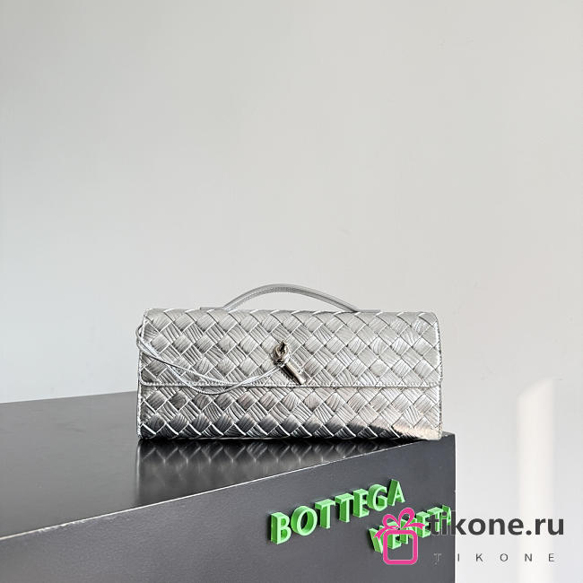 Bottega Veneta Andiamo Clutch in Silver - 31x13x3cm - 1