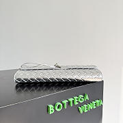 Bottega Veneta Andiamo Clutch in Silver - 31x13x3cm - 3