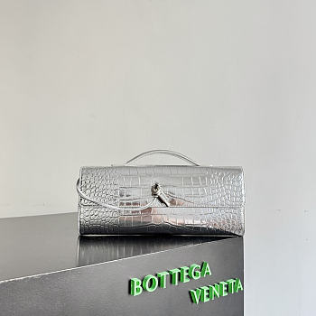 Bottega Veneta Andiamo Clutch Crocodile Silver - 31x13x3cm