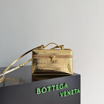 Bottega Veneta Bang Bang Vanity Case Crocodile Gold - 23x12.5x4cm