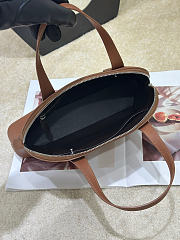 The Row Medium Ingrid Bag in Leather Brown - 28x19x7cm - 2