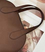 The Row Medium Ingrid Bag in Leather Deep Brown - 28x19x7cm - 2