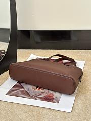 The Row Medium Ingrid Bag in Leather Deep Brown - 28x19x7cm - 4