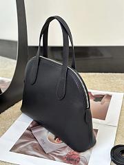 The Row Medium Ingrid Bag in Leather Black - 28x19x7cm - 4