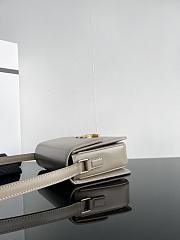 Celine Teen Triomphe Bag In Shiny Calfskin Teen Pebble Gray - 18.5x13.5x7cm - 4