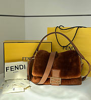 Fendi Mamma Baguette Medium Brown Shearling Bag - 26.5x18x8.5cm - 1