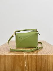 Loewe Mini Puzzle Edge Bag In Classic Calfskin Apple Green - 18x12.5x8cm - 5