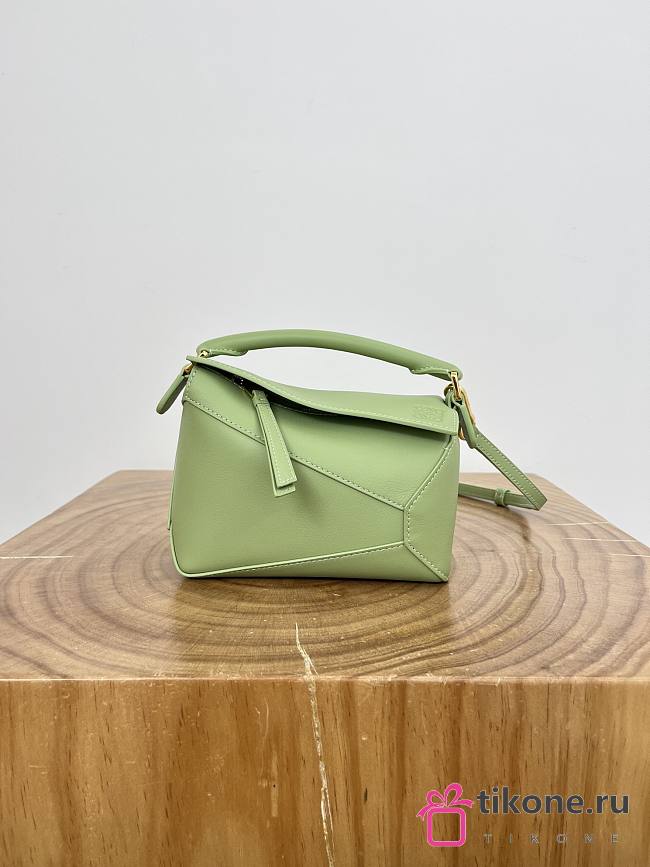 Loewe Mini Puzzle Edge Bag In Classic Calfskin Light Pear Green - 18x12.5x8cm - 1