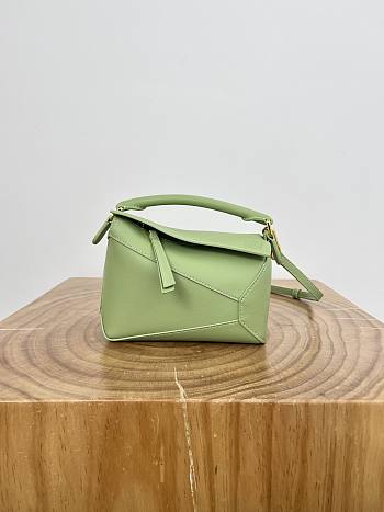 Loewe Mini Puzzle Edge Bag In Classic Calfskin Light Pear Green - 18x12.5x8cm