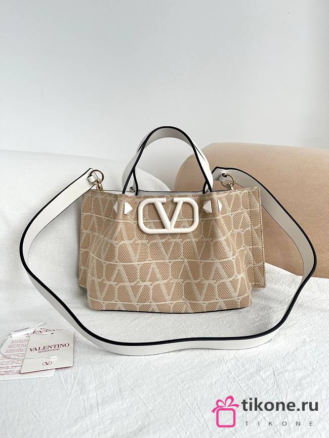 Valentino Garavani Small Toile Iconographe Raffia Tote - 25x18x12cm - 1