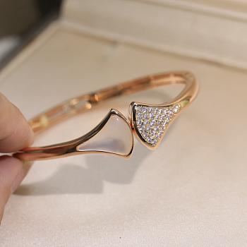 Bvlgari Divas' Dream Bracelet Rose Gold Bangle