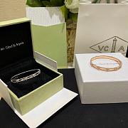 VCA Perlee Sweet Clovers Bracelet Extra Small Model Rose Gold - 5