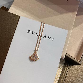Bvlagari Divas' Dream 18 Kt Rose Necklace Set with Diamond 351051