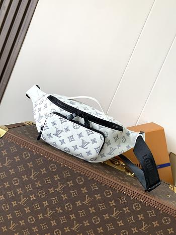 LV Rush Bumbag Monogram Shadow White M25227 - 30x15x8cm