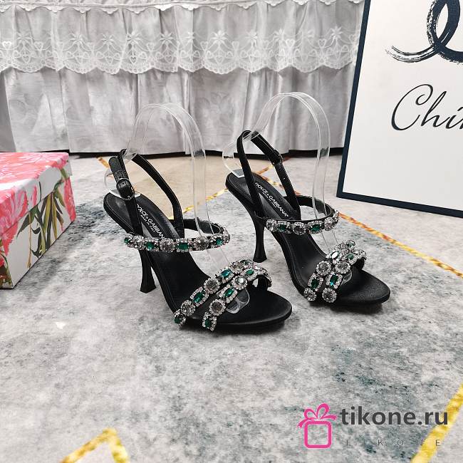 Dolce & Gabbana 105 Sandals With Embroidery in Black - 1