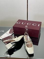Gucci Pumps with GG patent Leather in White - 2