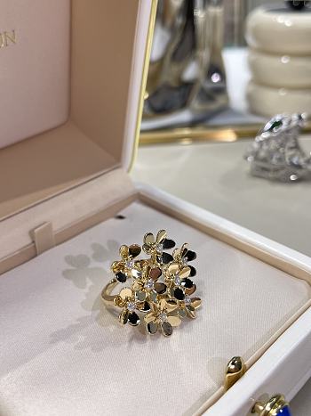 VCA Frivole Ring 8 Flowers 18K Yellow Gold Diamond