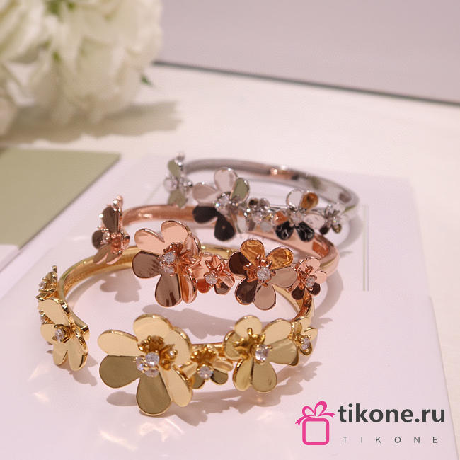 VCA Frivole Bracelet 7 Flowers Medium Model 18K Diamond VCARP6L200 - 1