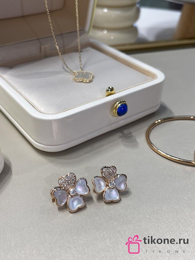 VCA Cosmos Earrings 18k Rose Gold Mother-Of-Pearl And Diamond Flower Stud Earrings  - 1