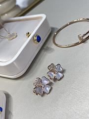 VCA Cosmos Earrings 18k Rose Gold Mother-Of-Pearl And Diamond Flower Stud Earrings  - 6