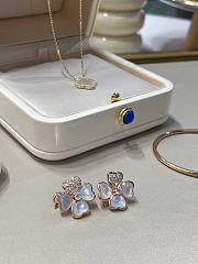 VCA Cosmos Earrings 18k Rose Gold Mother-Of-Pearl And Diamond Flower Stud Earrings  - 2