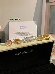 VCA Frivole Earrings Small Model 18k Diamond VCARP7RM00 - 1