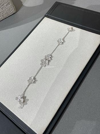VCA Frivole Bracelet 5 Flowers 18k White Gold Diamond VCARP6L700