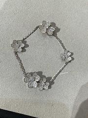 VCA Frivole Bracelet 5 Flowers 18k White Gold Diamond VCARP6L700 - 4