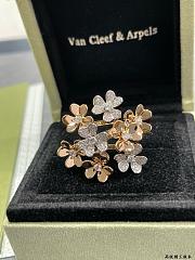VCA Frivole Ring 8 Flowers 18k Rose Gold Diamond VCARPFIQ00 - 2