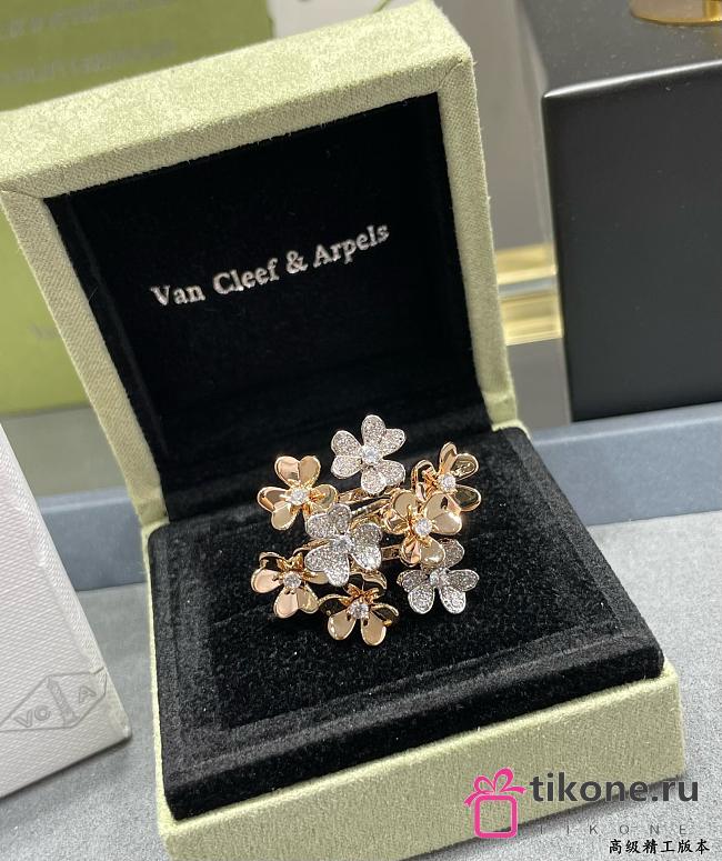 VCA Frivole Ring 8 Flowers 18k Rose Gold Diamond VCARPFIQ00 - 1