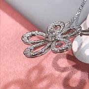 VCA Flowerlace Pendant 18k White Gold Diamond VCARP05200 - 5