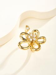 VCA Flowerlace Between The Finger Ring 18k Yellow Gold Diamond VCARPME000 - 2