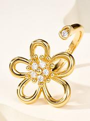 VCA Flowerlace Between The Finger Ring 18k Yellow Gold Diamond VCARPME000 - 6