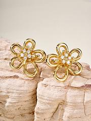VCA Flowerlace Earrings 18k Yellow Gold Diamond VCARPME100 - 5
