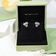 VCA Socrate Earrings 3 Flowers 18K White Gold Diamond VCARB14300 - 6