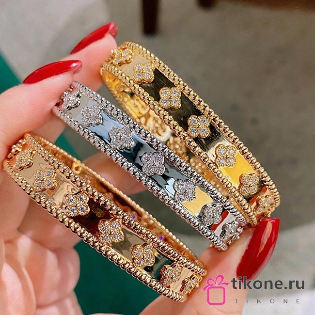 VCA Perlee Clovers Bracelet Medium Model 18K Diamond  VCARO3YB00 - 1