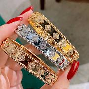 VCA Perlee Clovers Bracelet Medium Model 18K Diamond  VCARO3YB00 - 4