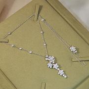 VCA Folie Des Pres Pendant 18K White Gold Diamond VCARP05K00 - 6