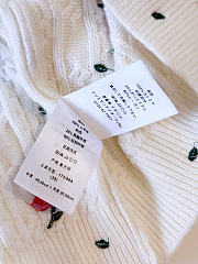 Dioramour Embroidered Short-Sleeved Sweater Ecru Cashmere Cable-Knit with Multicolor Doves & Roses Motif - 3