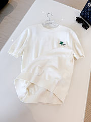 Short-Sleeved Fitted Sweater White Wool Knit with Green and Black Dior Clover Signature - 2