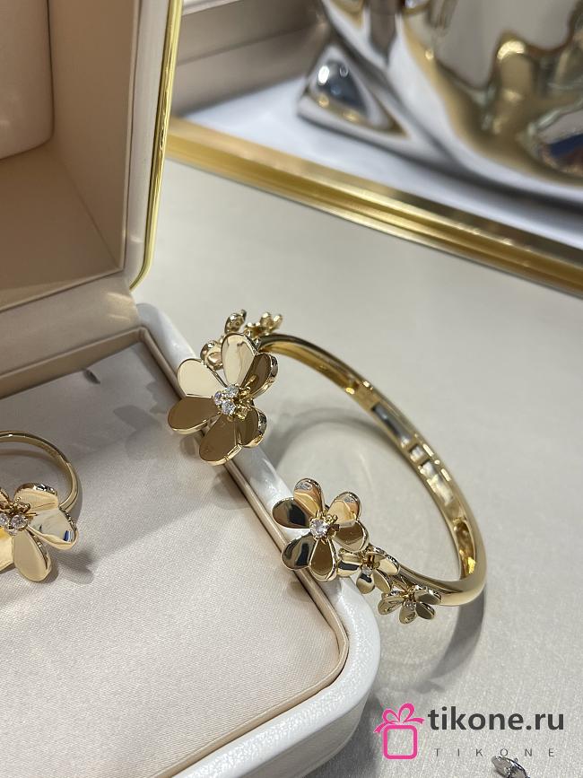 VCA Frivole Bracelet 7 Flowers Medium 18K Yellow Gold Diamond VCARP6L200 - 1