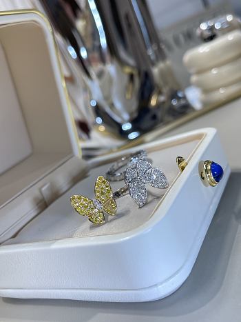 VCA Two Butterfly Between The Finger Ring 18k White Gold Diamond Sapphire VCARA13600