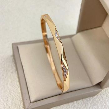 Laurence Graff Signature Faceted Pave Diamond Bangle Rose Gold RGB695
