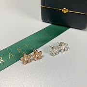 Graff Wild Flower Petite Pave Diamond Stud Earrings White/ Rose Gold - 1