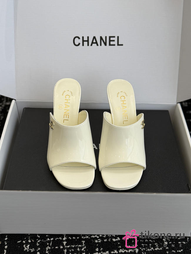 Chanel Mules Patent Calfskin Ivory 95mm - 1