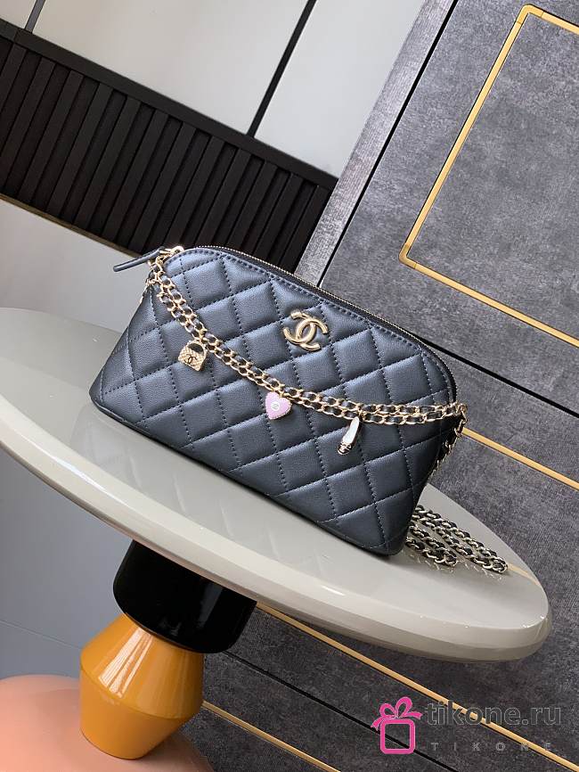 Chanel Clutch with Chain Pearly Lambskin & Gold Black - 16x11x5.5cm - 1