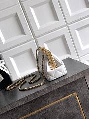 Chanel Clutch Pearly Lambskin Imitation Pearls & Gold-Tone Metal White - 20x10x7cm - 6