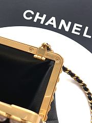 Chanel Clutch Pearly Lambskin Imitation Pearls & Gold-Tone Metal Black - 20x10x7cm - 5